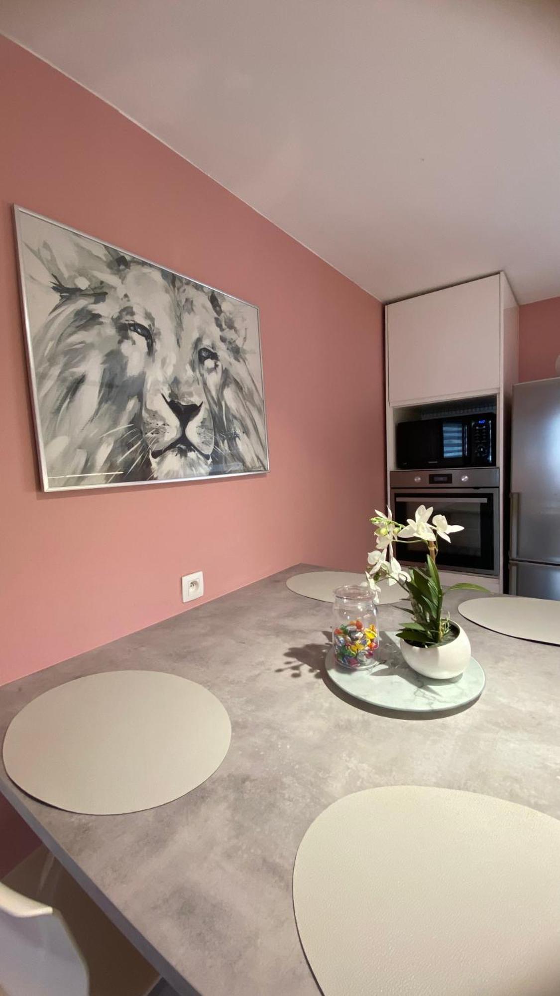 Next2Airport - Appartement House Of Lions Рансар Экстерьер фото